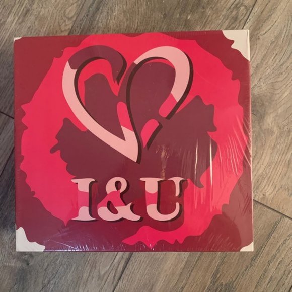 NWT WOQU ROMANTIC I & U BATH BOMB GIFT SET - Picture 2 of 4